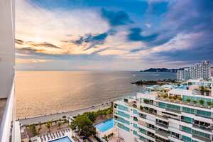 El hotel tiene acceso directo a la playa, piscina, spa, espacio para eventos y una amplia oferta gastronómica.