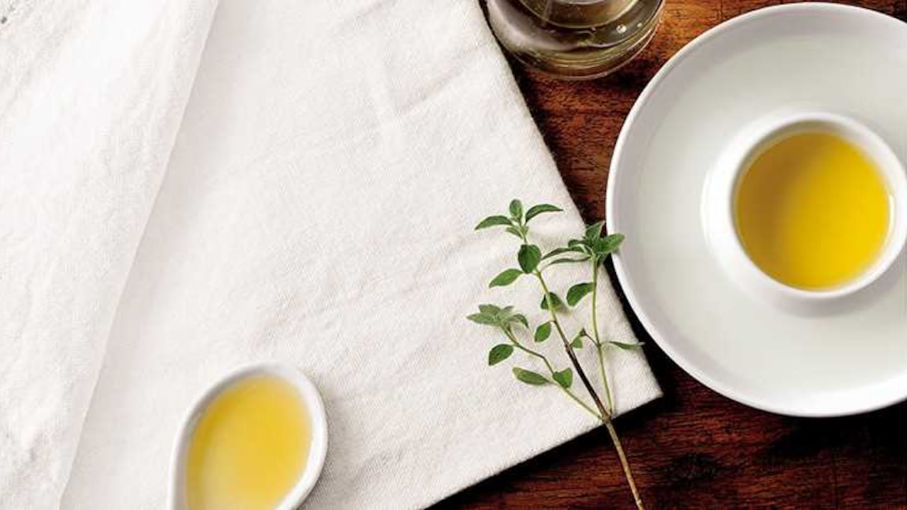 El aceite de oliva es el rey indiscutible del Mediterráneo. Sin embargo, hay otros aceites con múltiples beneficios. En Cocina Semana le explicamos cómo escogerlos y usarlos.