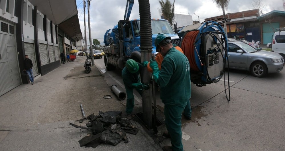 Acueducto limpieza en Bogotá.