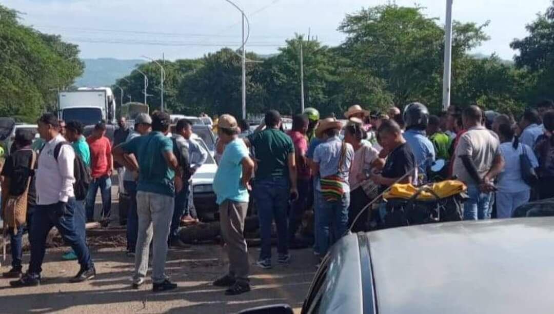 Los manifestantes bloquearon varias vías