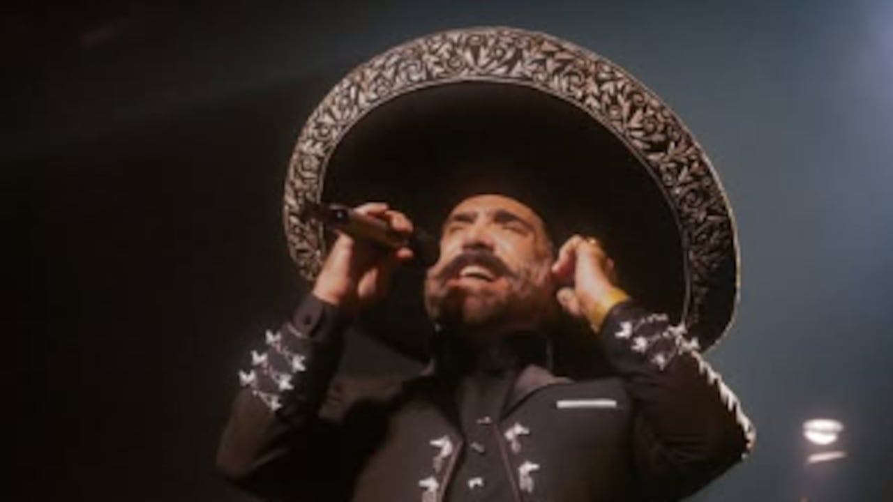 Alejandro Fernández llegará con concierto a Bogotá en dos fechas.