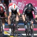 Alberto Dainese, del DSM, vino desde atrás para arrebatarle la victoria al colombiano