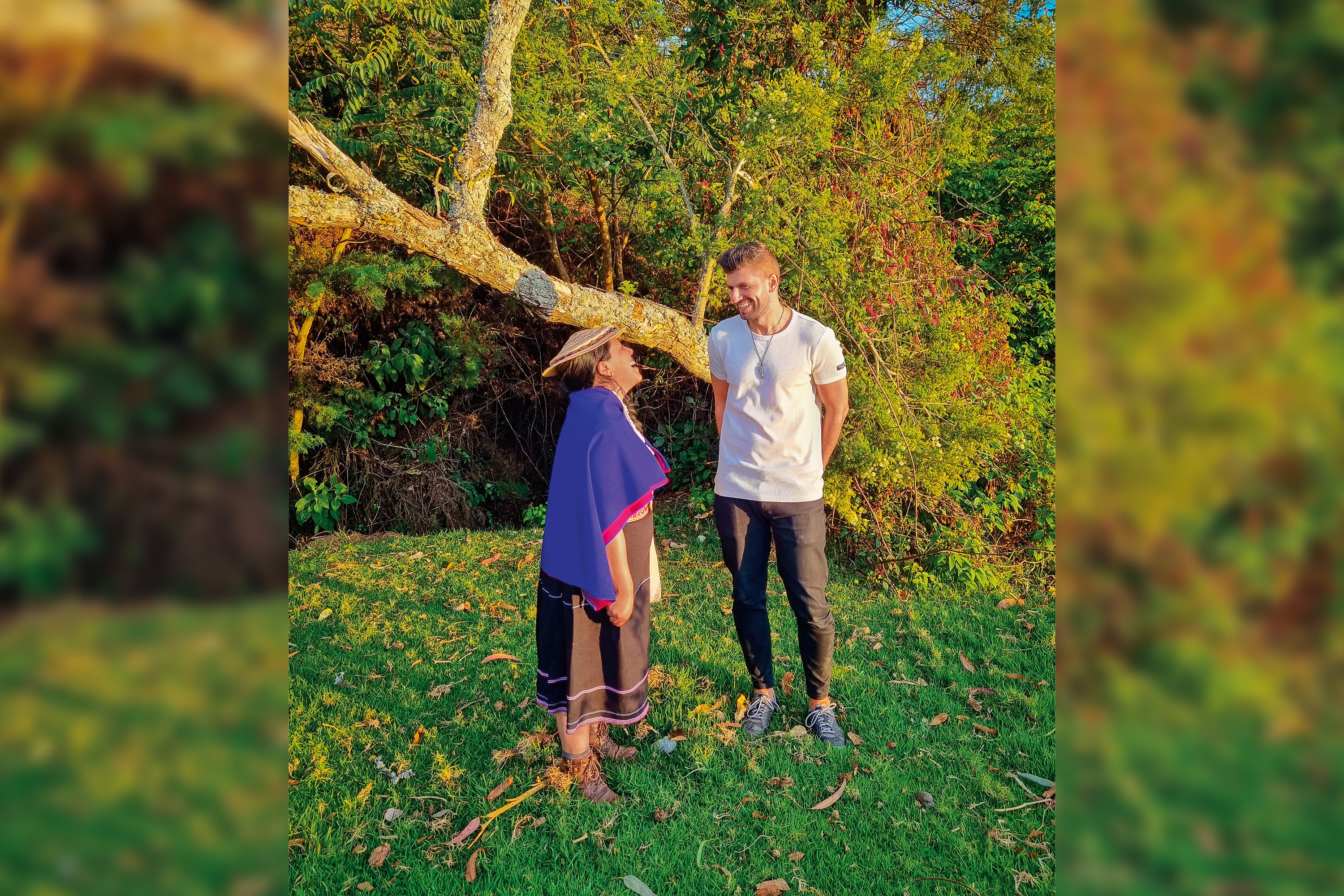 Camilo Duque, influencer de turismo, en su visita a Silvia, Cauca.