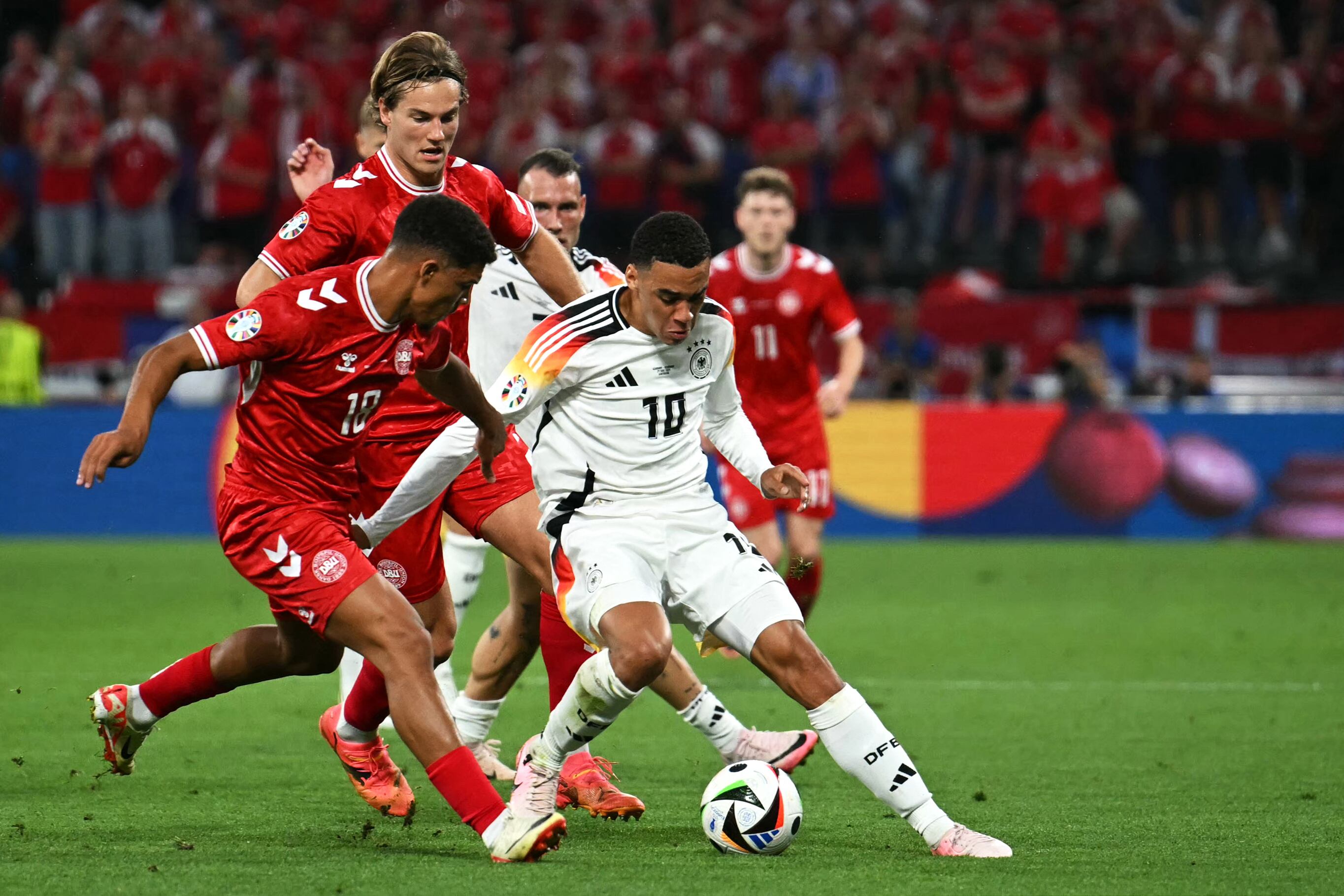 Alemania vs Dinamarca por Eurocopa.