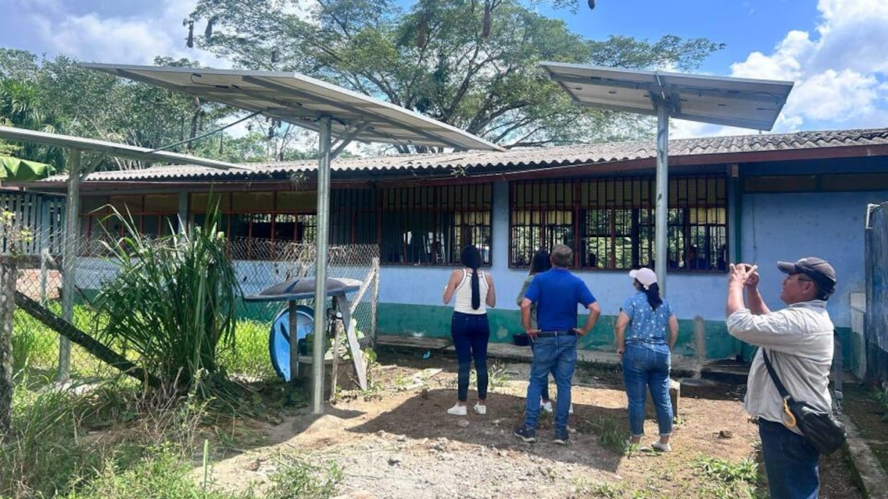 La iniciativa combina energías renovables, educación e innovación para reducir brechas en los territorios.