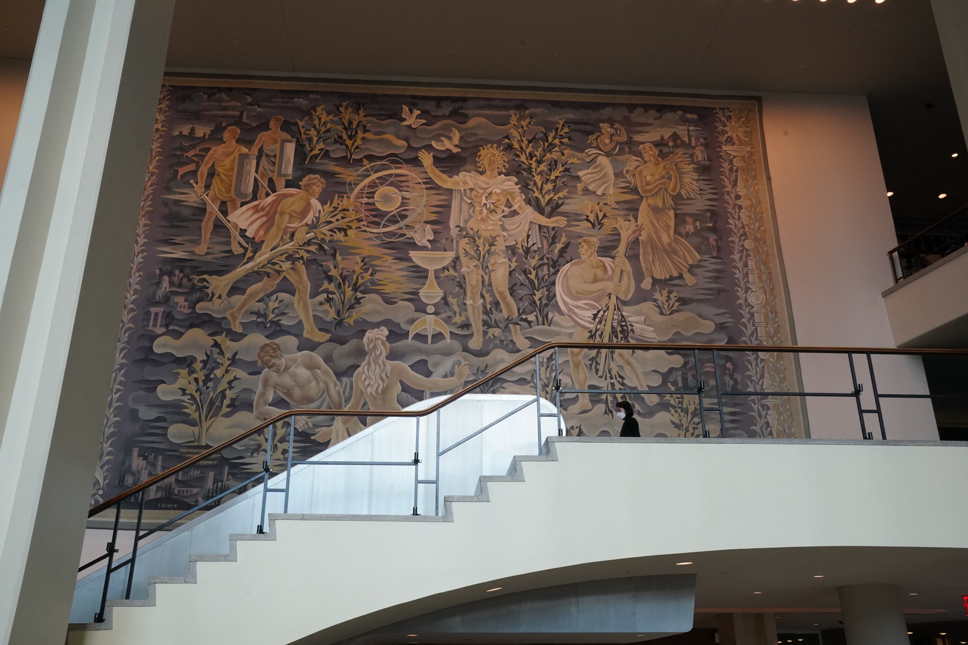 In this heart of world diplomacy, which hosts crucial crisis meetings for the world, history and geopolitics are also explored through some 400 works, offered by 150 of the 193 member countries. (Photo by Bryan R. Smith / AFP)