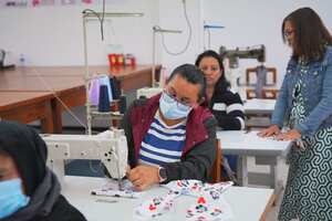 Los centros cuentan con una inversión que asciende a los $12.800
millones y, en un plazo de dos años, beneficiarán a más de 1.300
unidades productivas y mipymes en estos territorios, en alianza con las cámaras de comercio.