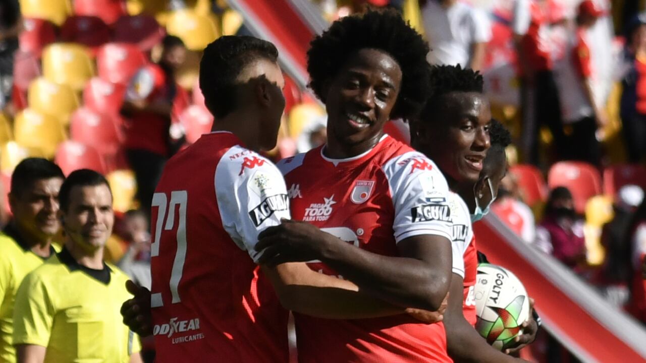 Carlos Sánchez en su debut con Santa Fe