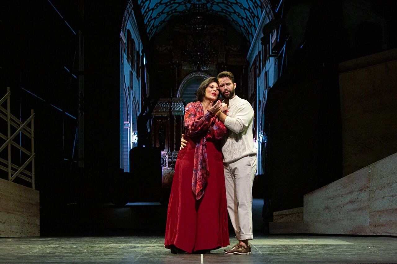 Ópera ‘Tosca’ de Giacomo Puccini vuelve a Colombia tras 24 años, y con elenco nacional encabezado por Valeriano Lanchas. Se presenta en el Teatro Mayor Julio Mario Santo Domingo del 17 al 19 de diciembre de 2021.