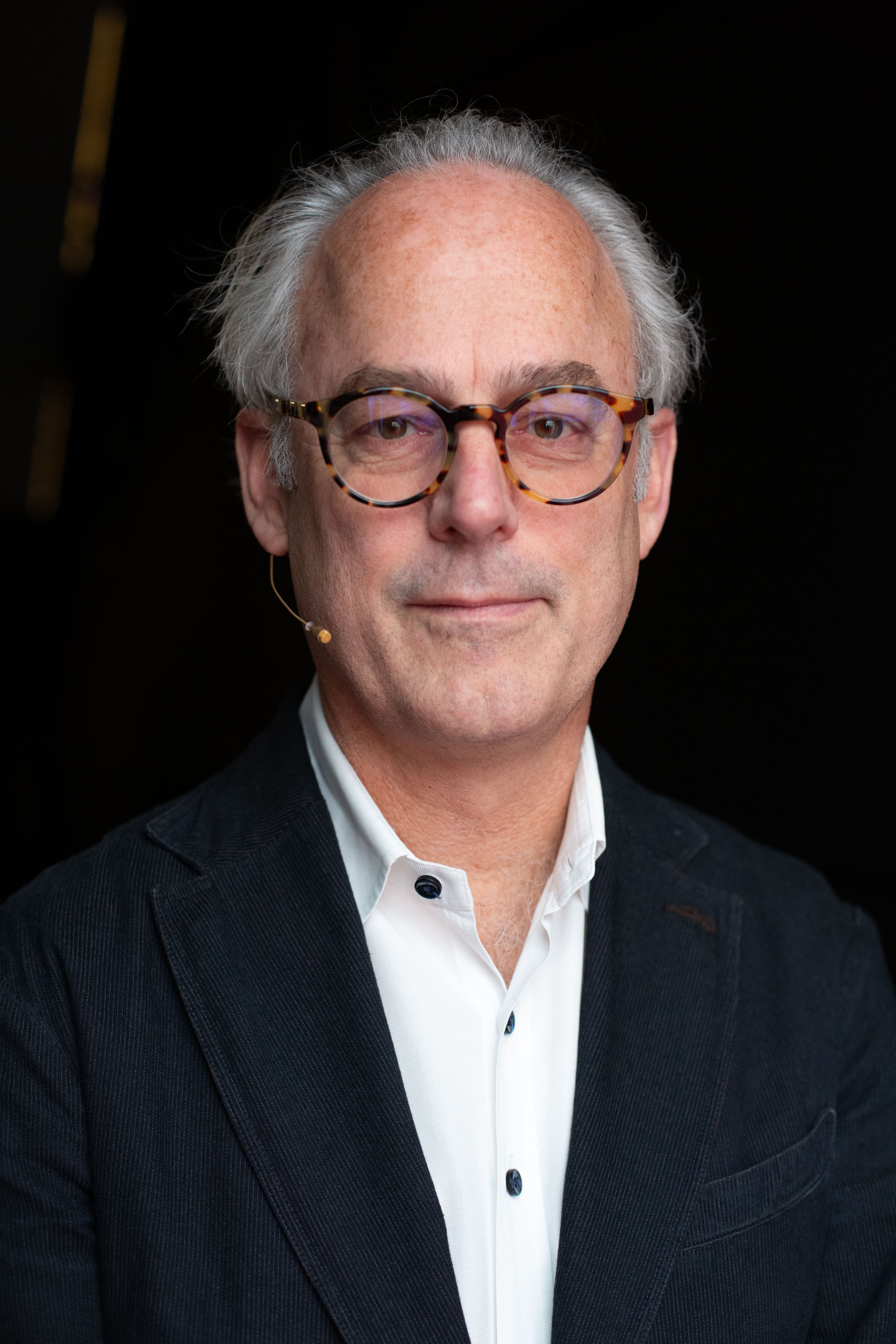 Amor Towles pasó por el Hay Festival Cartagena 2026.