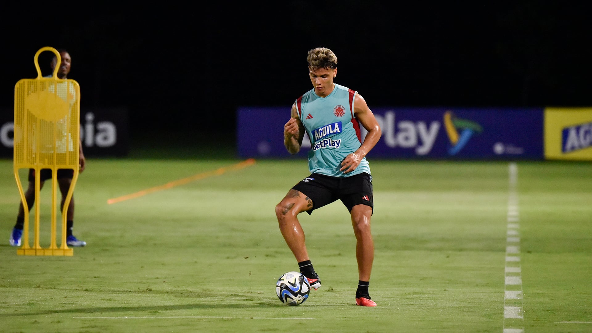 Richard Ríos, volante de Palmeiras con la Selección Colombia.