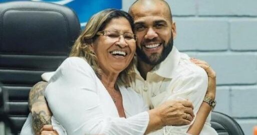 Lucía y su hijo, Dani Alves.