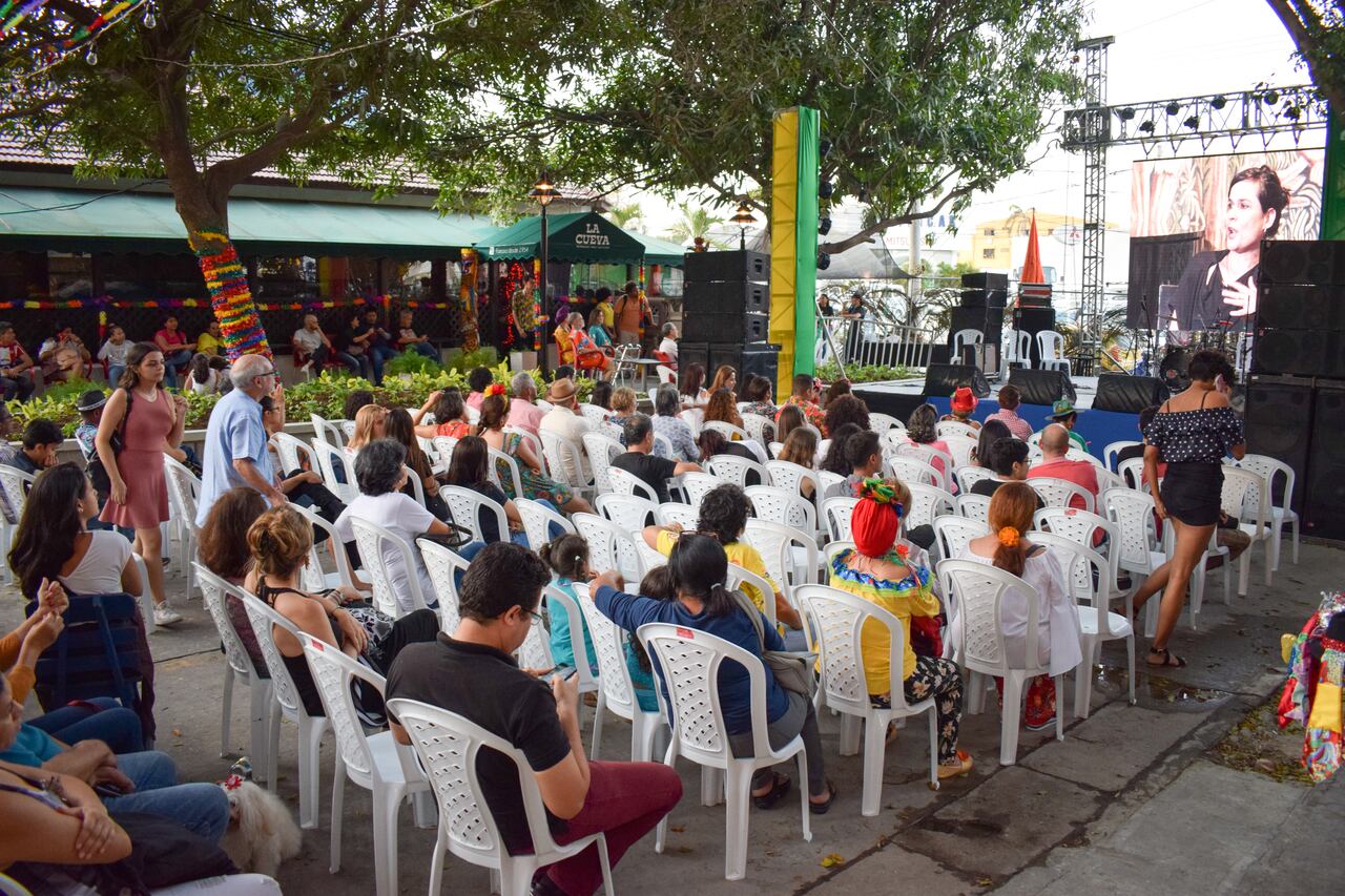 Carnaval de las Artes, en la calle de La Cueva. Foto de archivo.