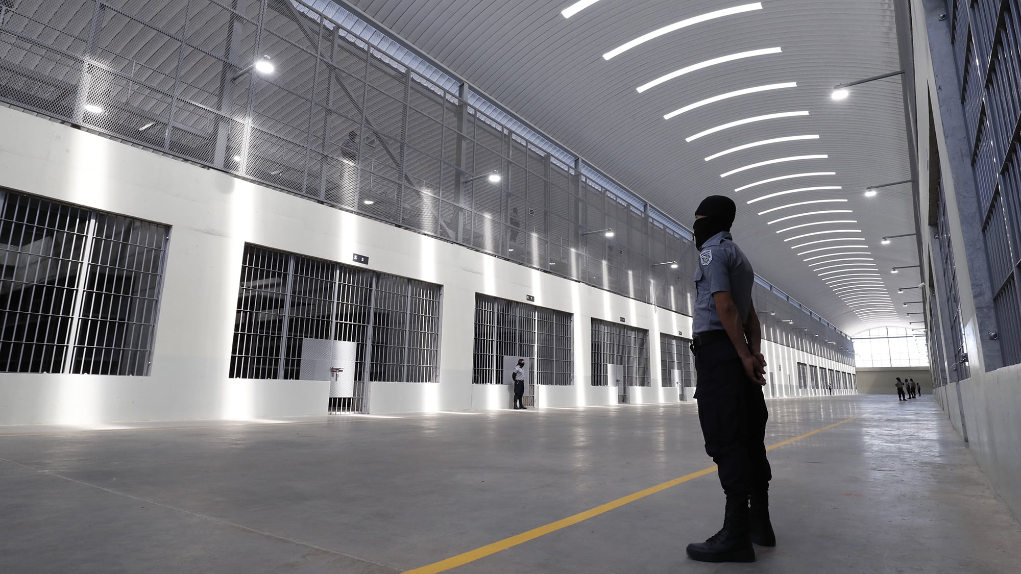 Centro de Confinamiento del Terrorismo" (CECOT)