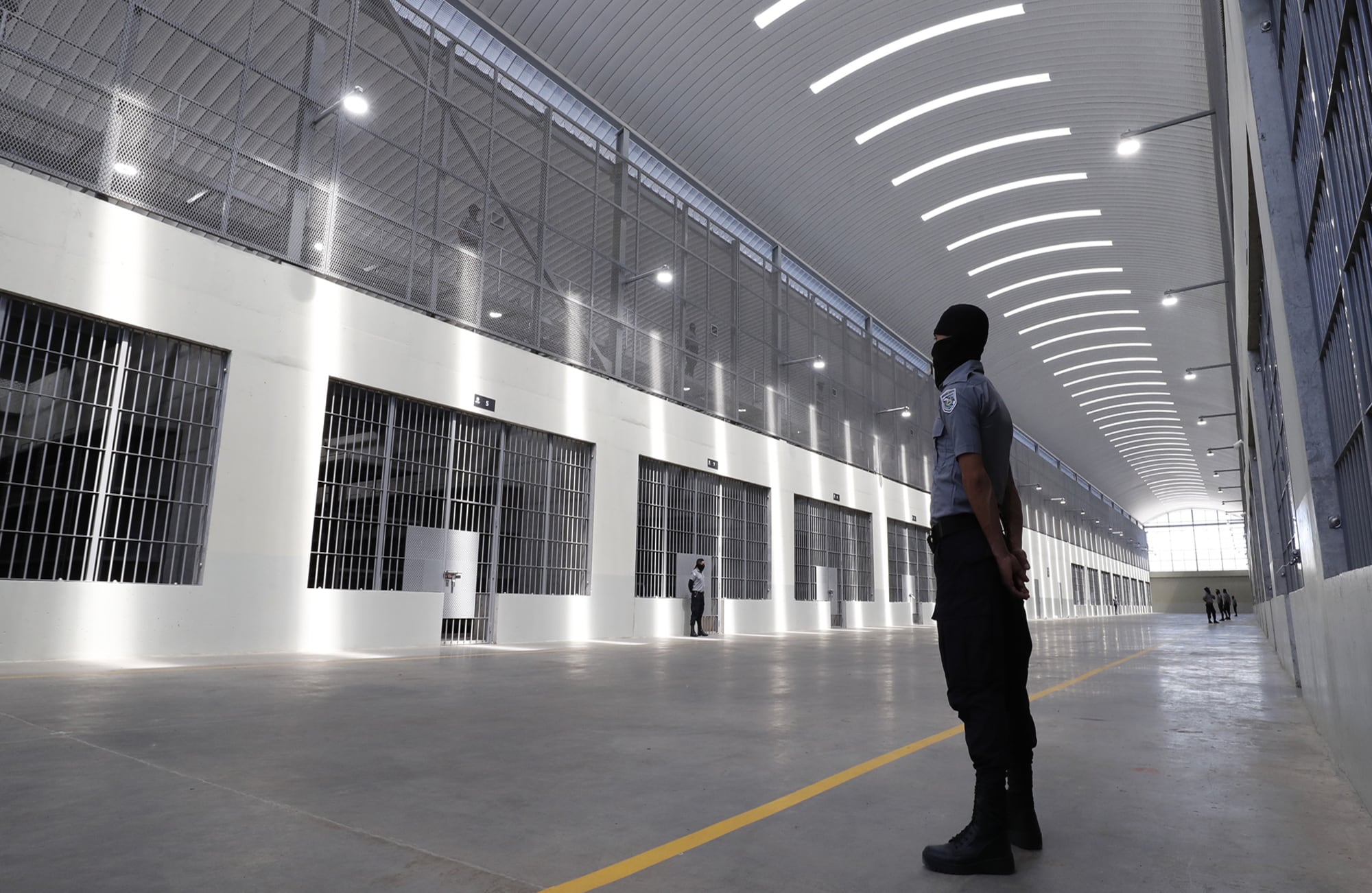 Centro de Confinamiento del Terrorismo" (CECOT)