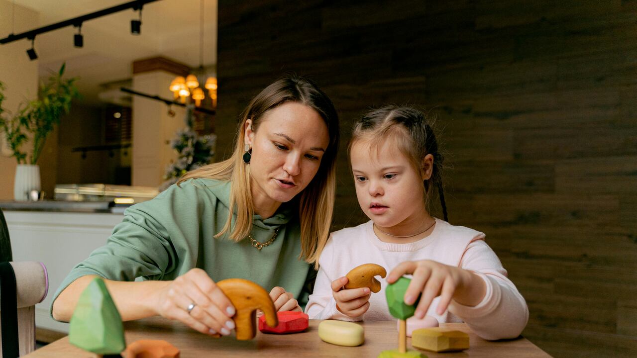 La iniciativa, creada por el Banco de Bogotá, busca crear espacios seguros y libres de prejuicios para las familias de personas con algún tipo de neurodivergencia.