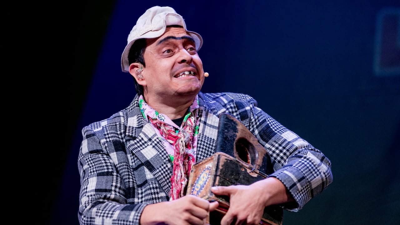 Con The Suso’s Show, Hoyos ha ganado dos India Catalina: como mejor programa de humor, en 2018, y de entretenimiento, en 2020 y, dos premios Tv. y Novelas, en 2017 y 2018, a mejor programa de variedades.