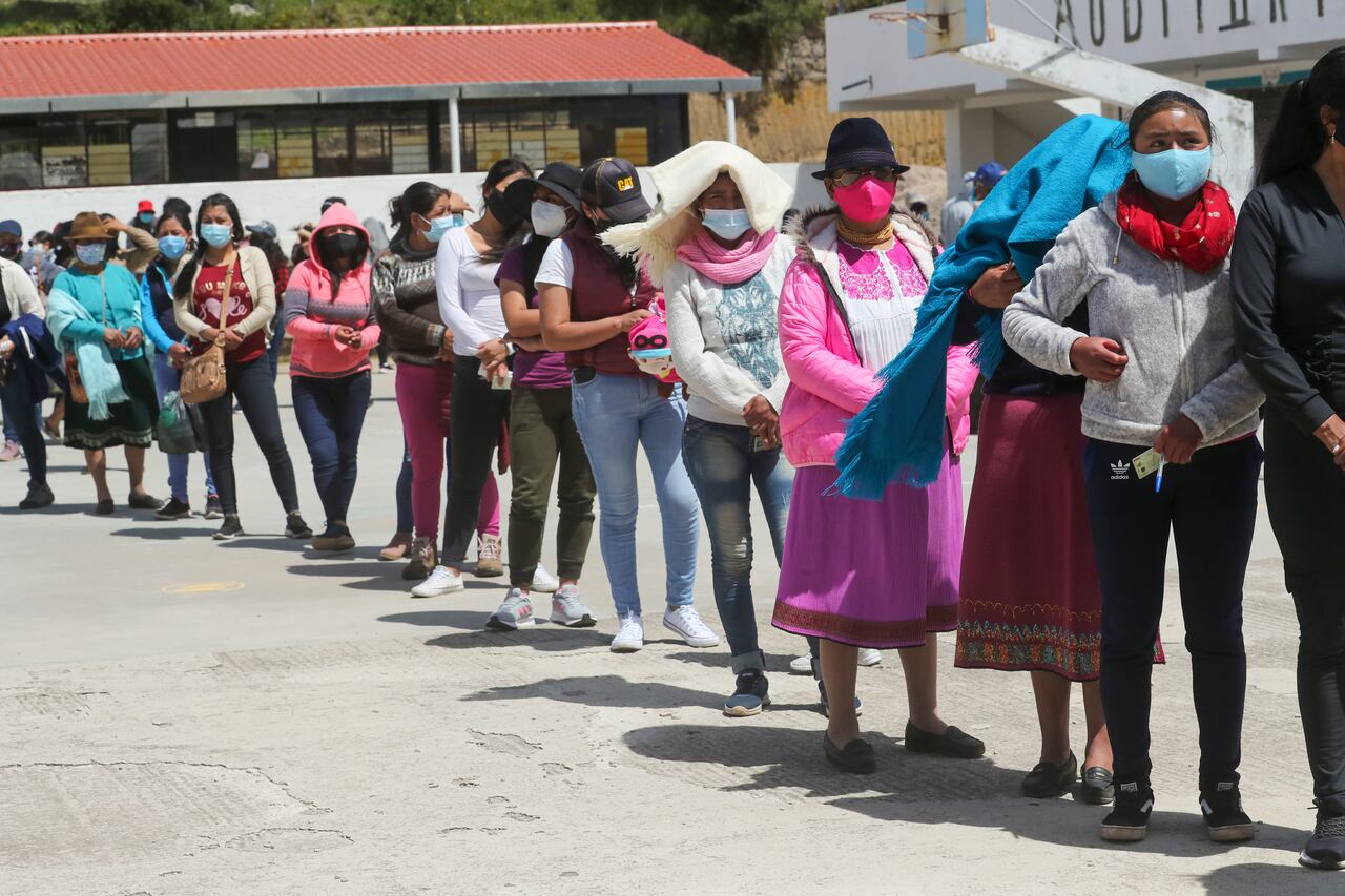 Ecuador volverá a las urnas ya que ninguno de los 16 candidatos obtuvo la mitad más uno de los votos válidos.