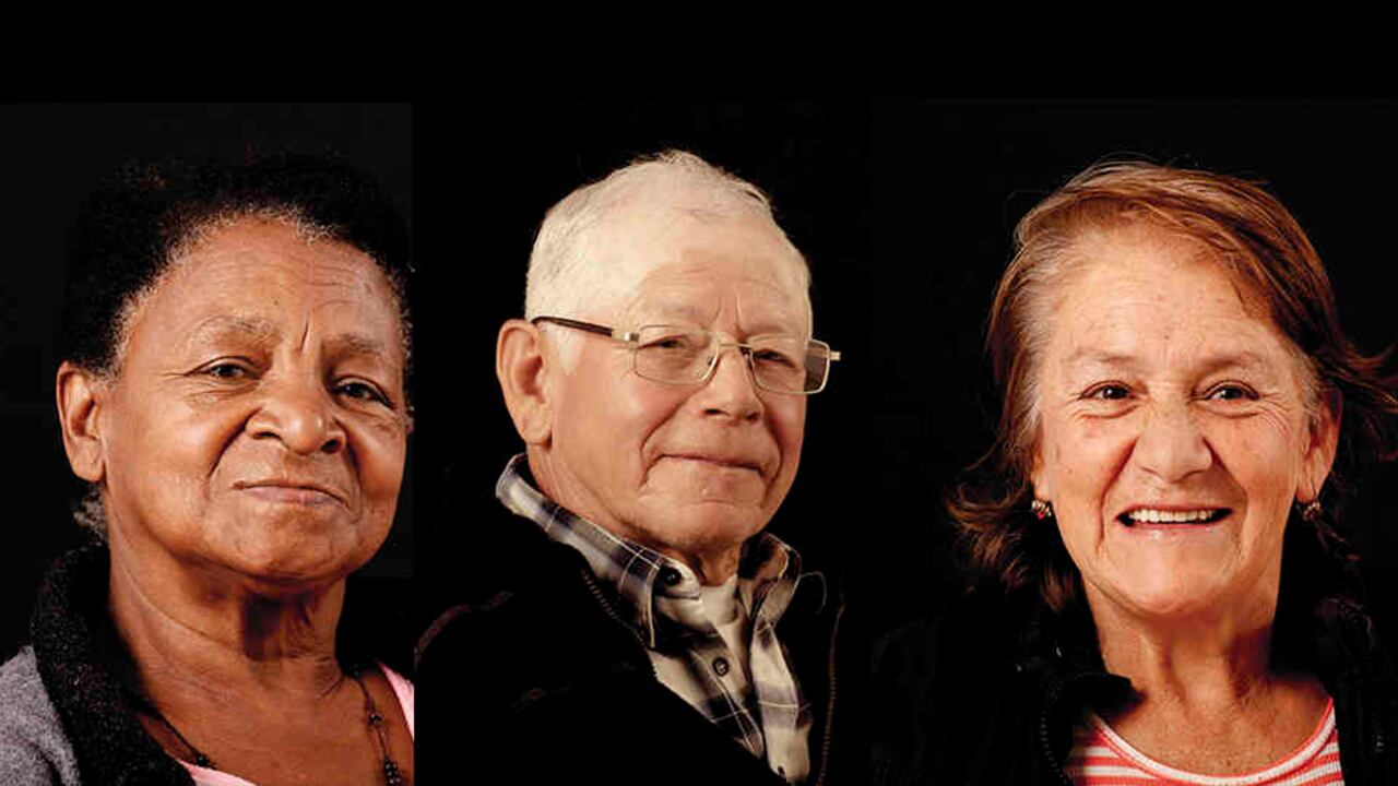 Los adultos mayores también son discriminados cuando los celulares, páginas web y computadores no son accesibles para ellos.