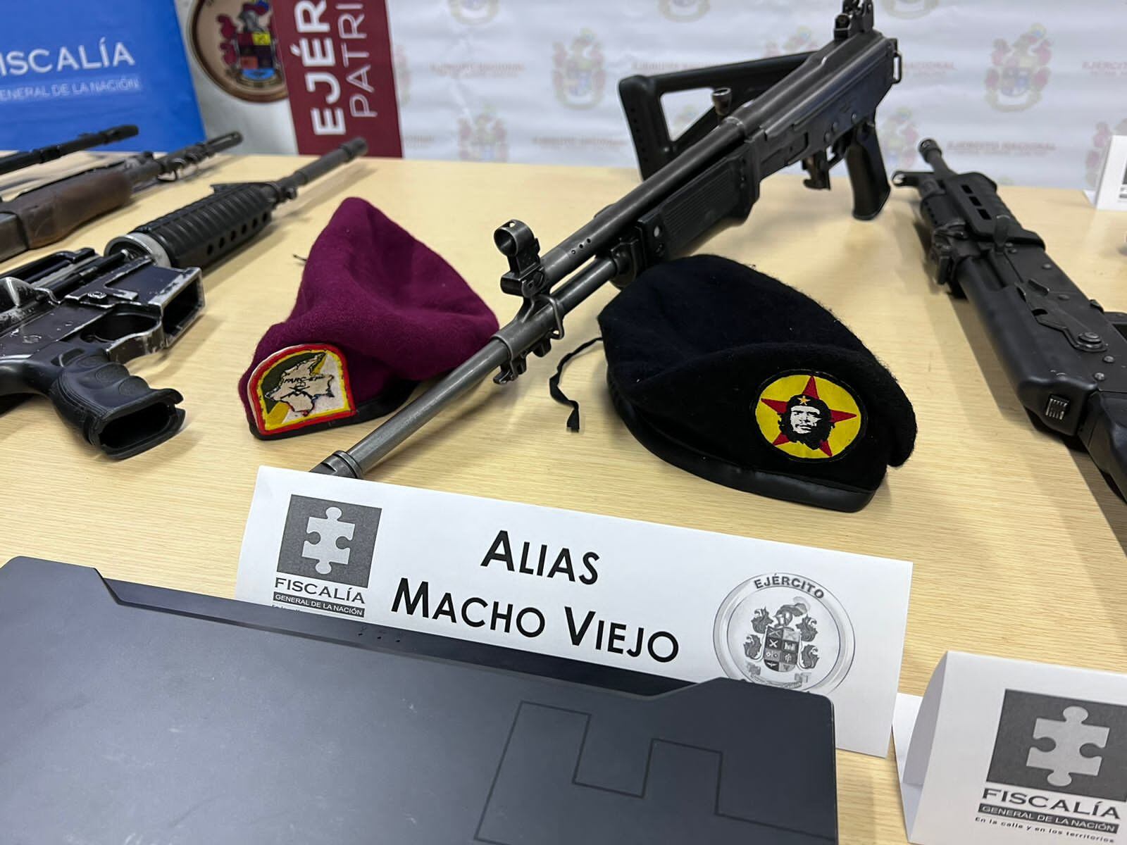 Las autoridades están tras la pista de alias Primo gay y Macho viejo que huyeron durante los enfrentamientos.