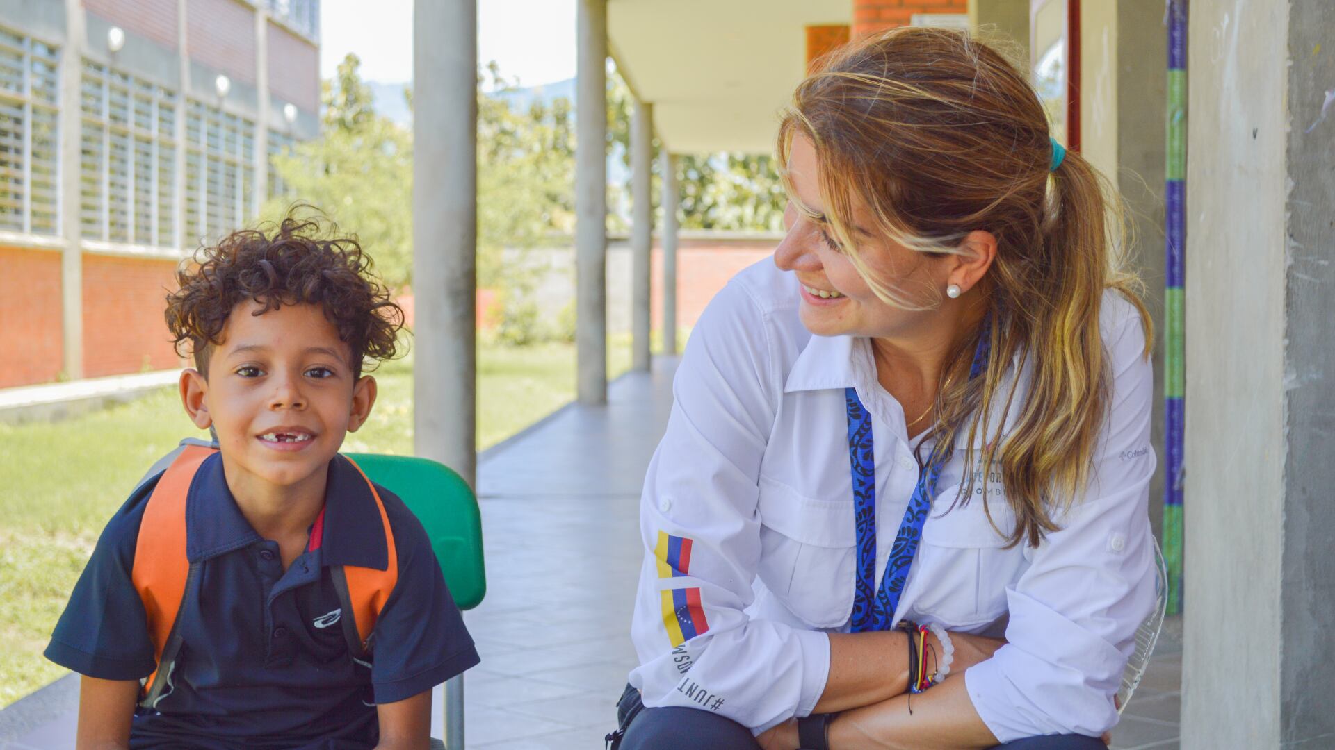 A los niños migrantes les toca desaprender para aprender una cultura nueva y así poderse integrar.