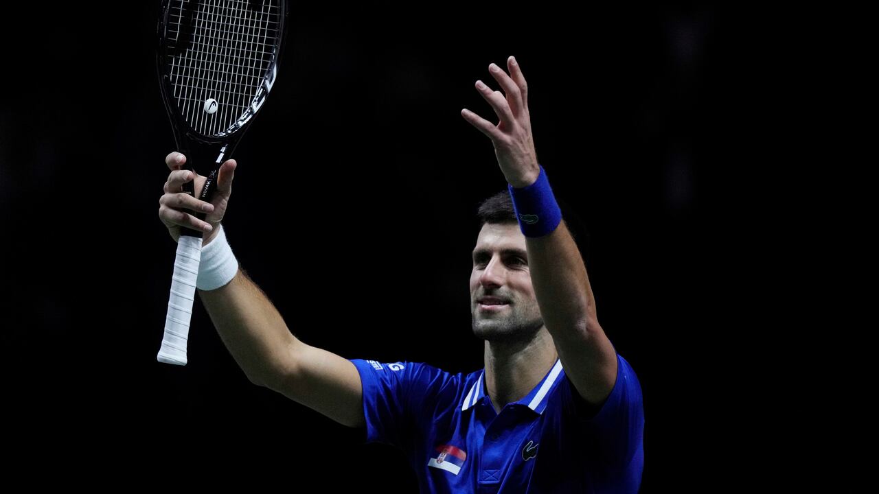 “La visa del señor Djokovic ha sido cancelada. Las reglas son reglas, especialmente cuando se trata de nuestras fronteras”, dijo el funcionario.