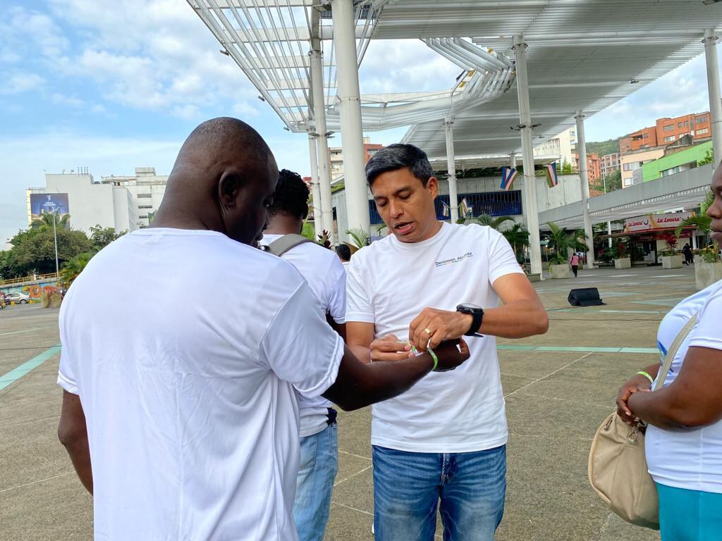 Deninson Mendoza en la Plazoleta Jairo Varela de Cali.