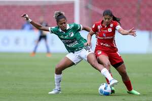 Las 'escarlatas' le ganaron el duelo a su clásico rival en Ecuador.