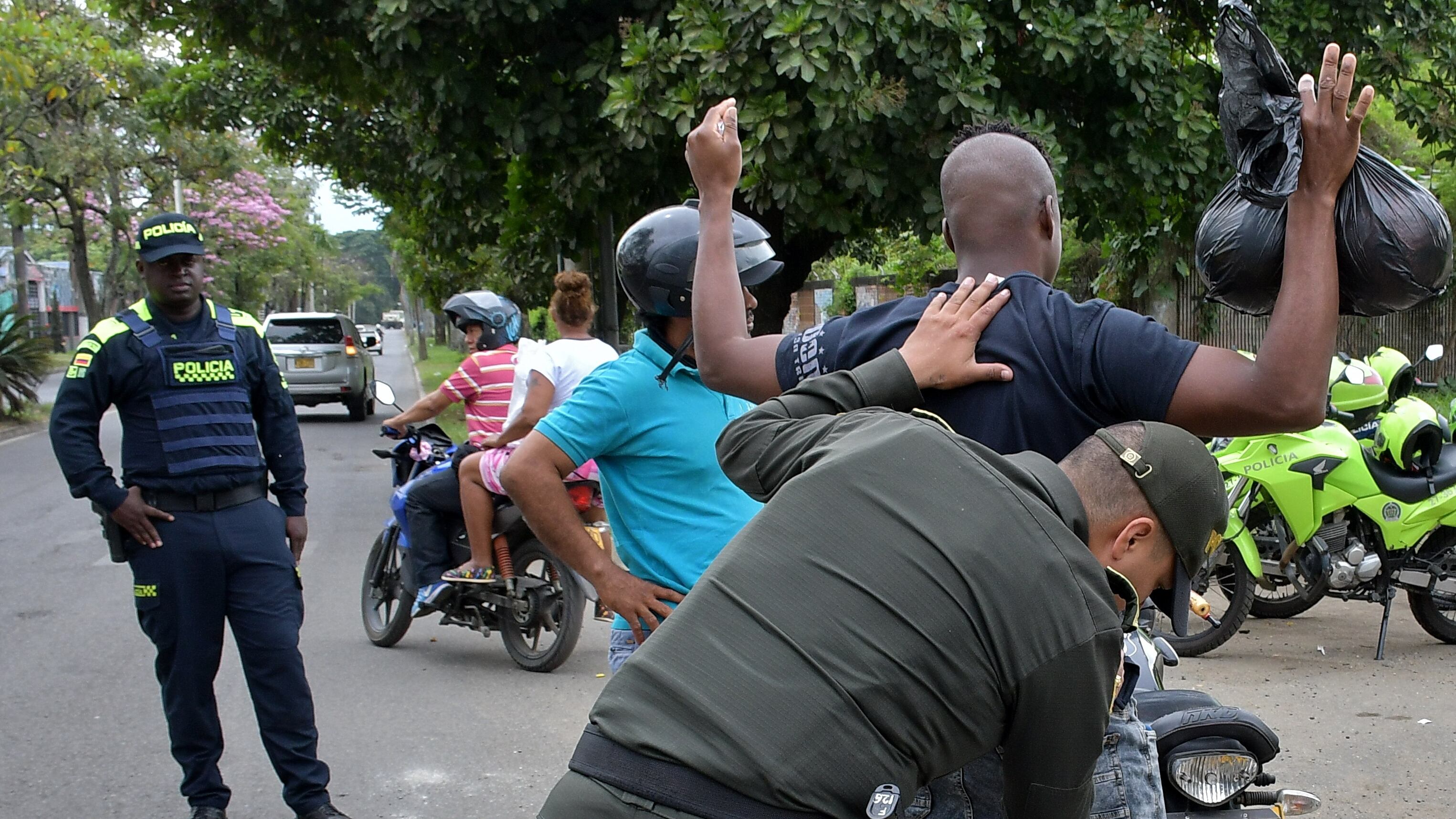Luego de los dos atentados con granada en contra de la fuerza pública que se presentaron en menos de 24 horas en Jamundí, las autoridades anunciaron el fortalecimiento de los patrullajes en el municipio para garantizar la seguridad. Fotos Raúl Palacios / El País / 21 de Julio del 2023 Cali.