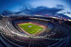 El Camp Nou no tendrá público para el duelo de Champions entre Barcelona y Nápoles.