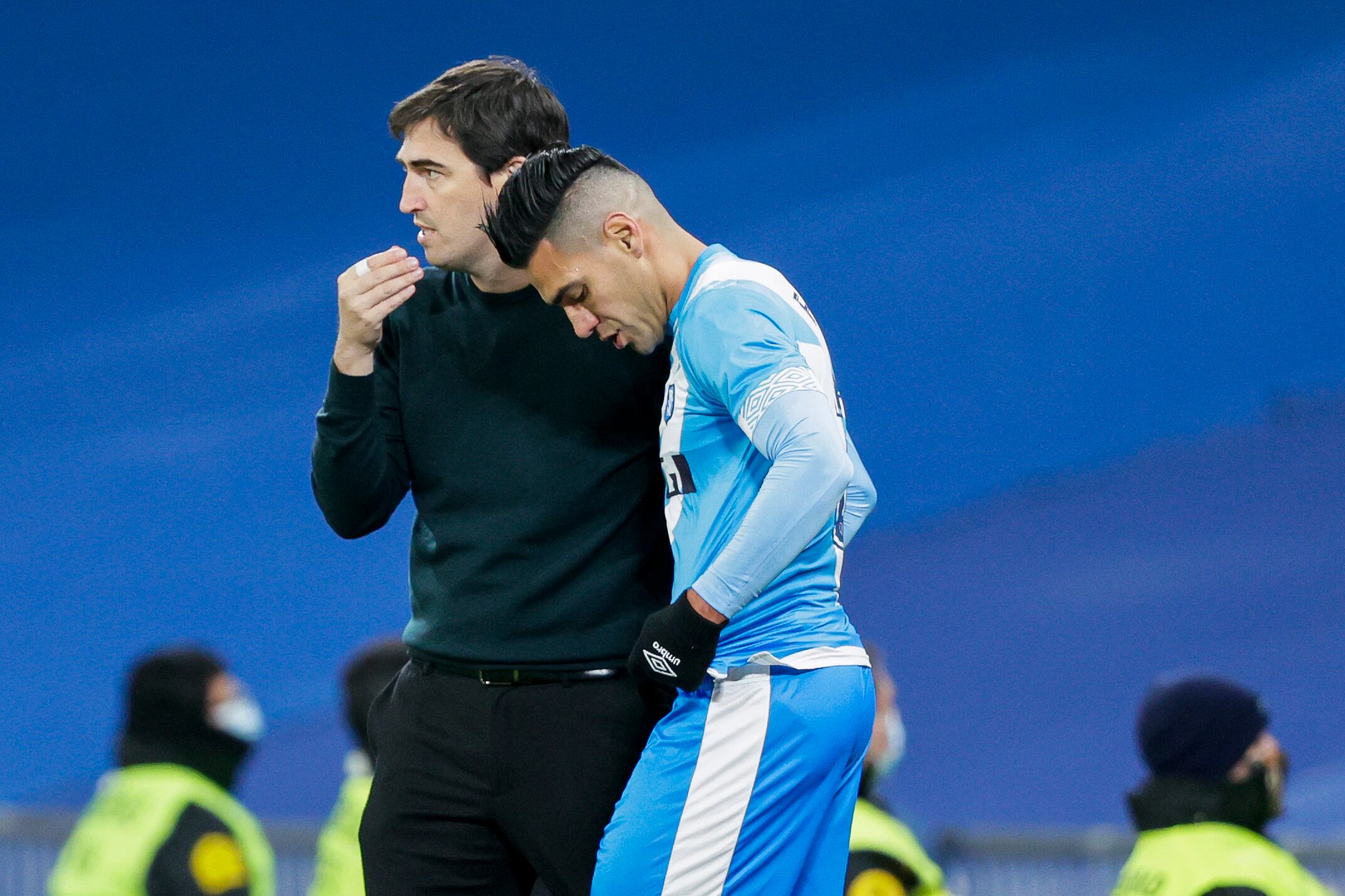 MADRID, SPAIN - NOVEMBER 6: (L-R) coach Andoni Iraola of Rayo Vallecano, Radamel Falcao of Rayo Vallecano during the La Liga Santander  match between Real Madrid v Rayo Vallecano at the Santiago Bernabeu Stadium on November 6, 2021 in Madrid Spain (Photo by David S. Bustamante/Soccrates/Getty Images)