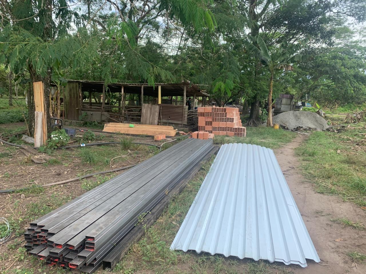 Cormacarena alerta por construcción ilegal que pone en riesgo la ribera del río Guatiquía: “están construyendo en zona protegida”