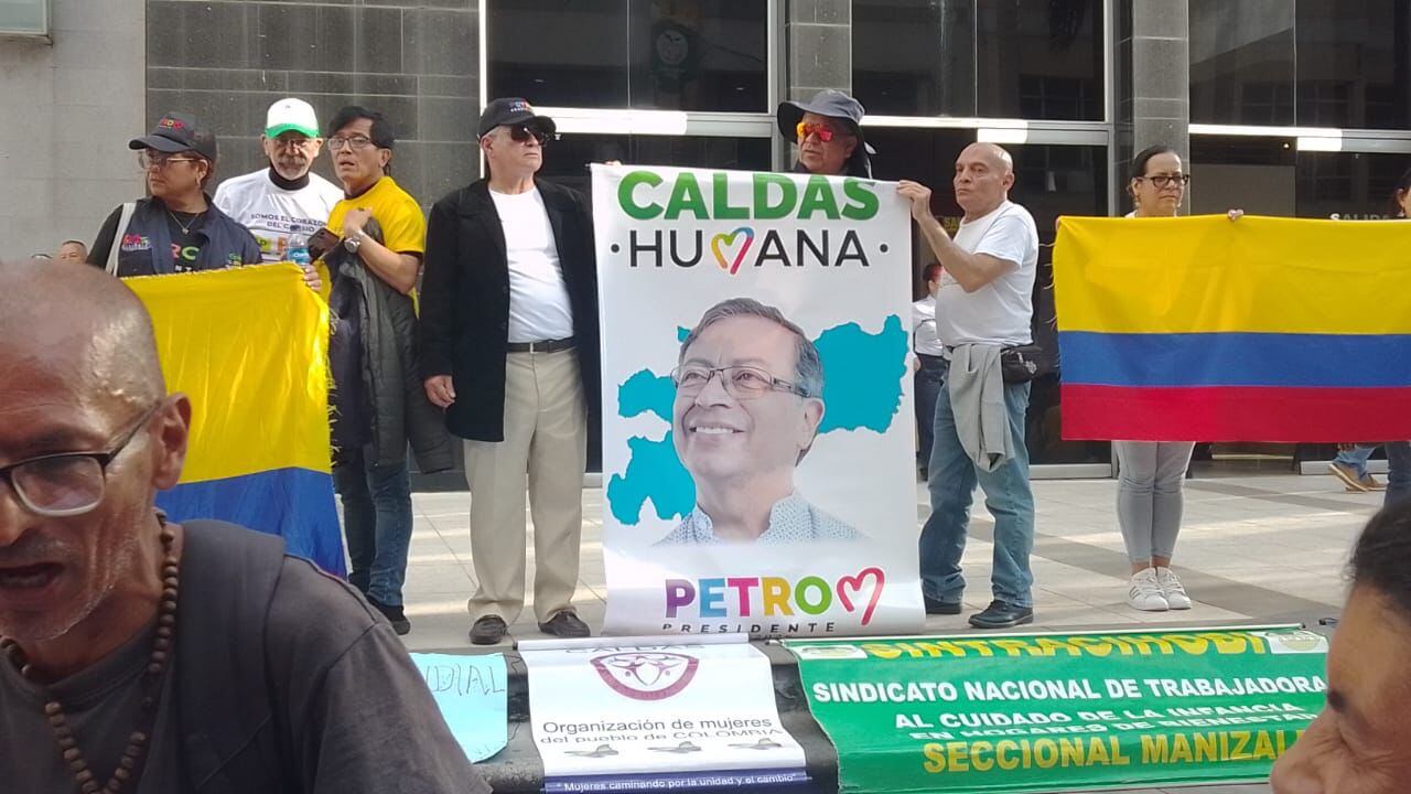 Cerca de 50 personas participan de la jornada de respaldo a las reformas de Petro