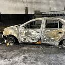 Este es otro de los autos que sufrió destrozos debido a los desmanes generados por hinchas del Santos.