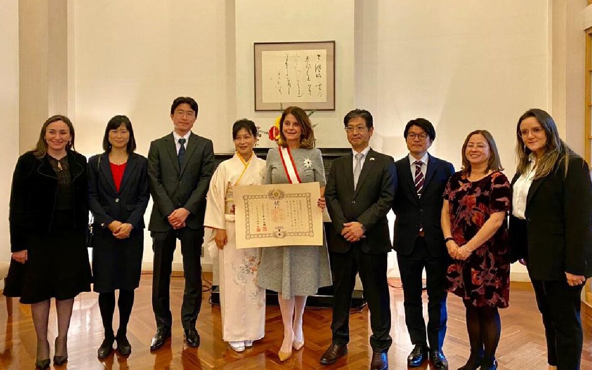 La exvicepresidenta recibió la condecoración de la Orden del Sol Naciente.