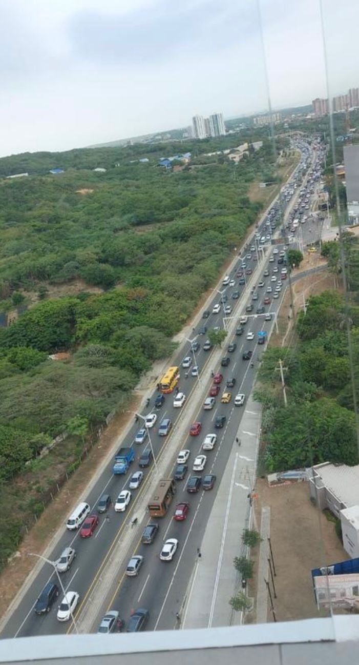 Así estaba la movilidad en la vía al mar.