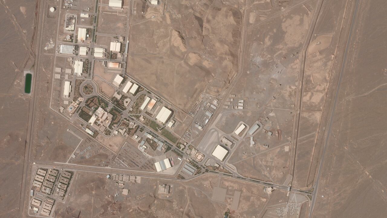 En esta imagen de satélite de Planet Labs Inc., la instalación nuclear iraní de Natanz el miércoles 7 de abril de 2021. (Planet Labs Inc. via AP)