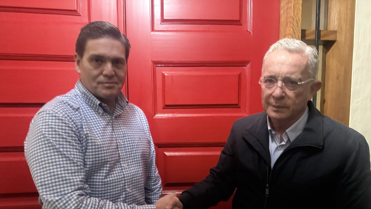 Juan Carlos Pinzón podría sumarse al ramillete de precandidatos presidenciales del Centro Democrático.