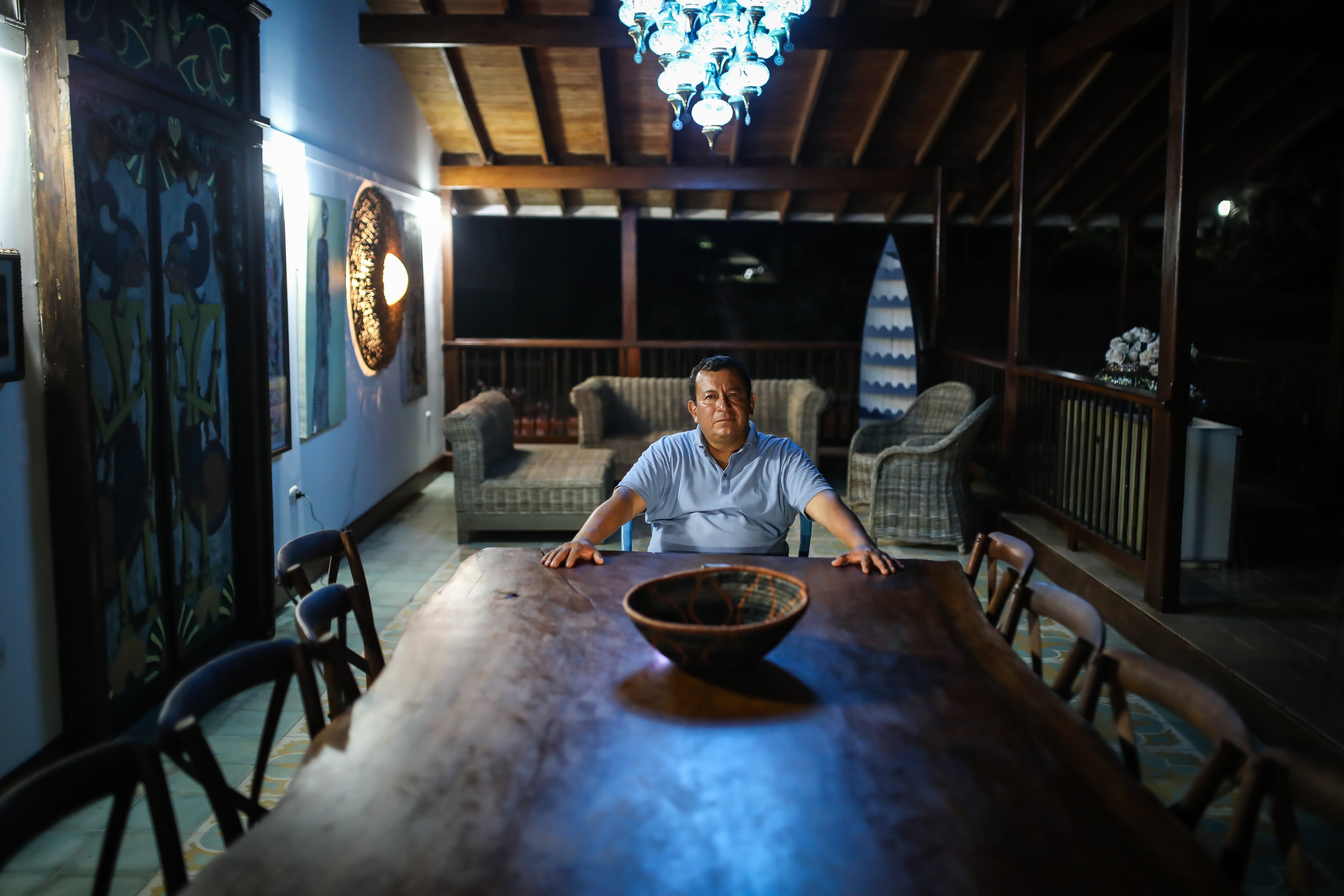 Luis Pérez, esposo de Piedad Córdoba. Finca Ari Ari