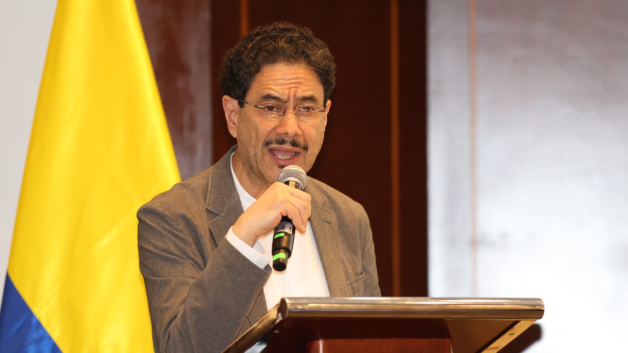 El líder de la oposición y senador del Pacto Histórico, Iván Cepeda.