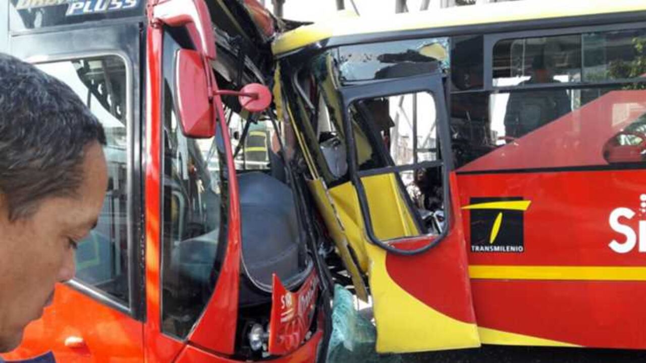 El choque se presentó en la estación Minuto de Dios.