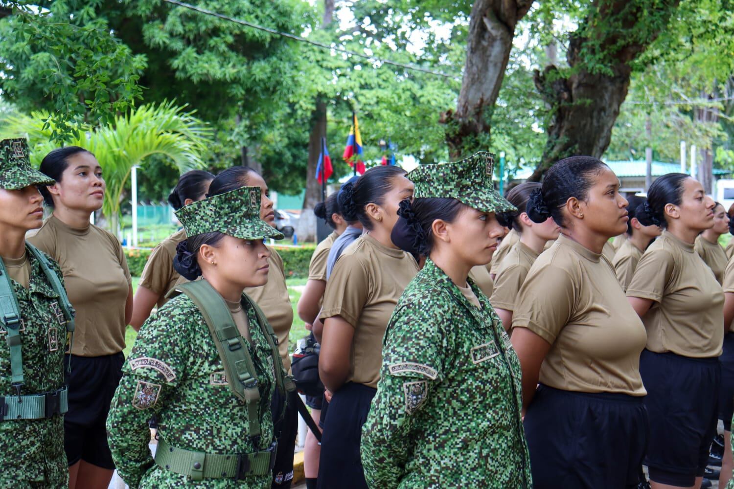 Durante un año mujeres recibirán entrenamiento militar en la Armada.