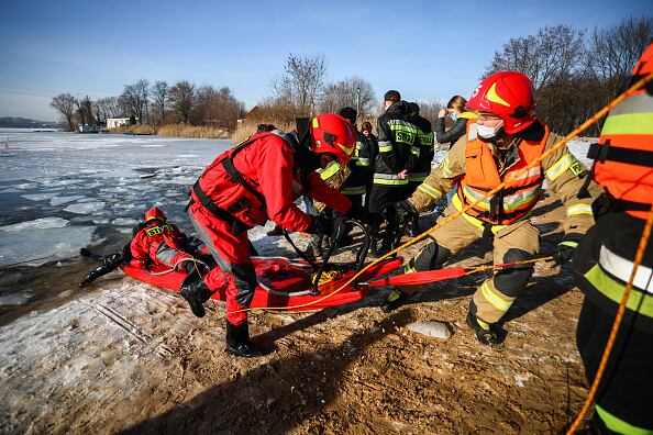 En el lugar hubo dos colombianos que presenciaron lo ocurrido, pero no pudieron rescatarlos.