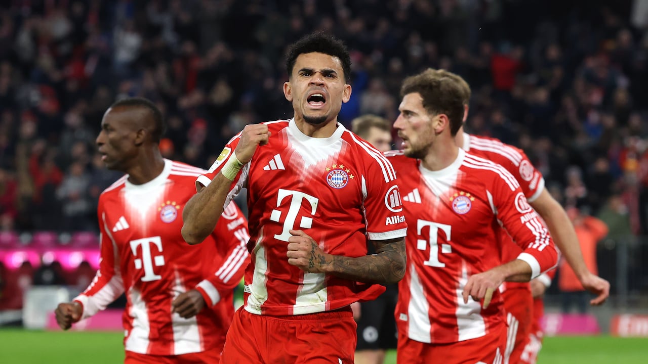Luis Díaz celebra el gol ante St. Pauli
