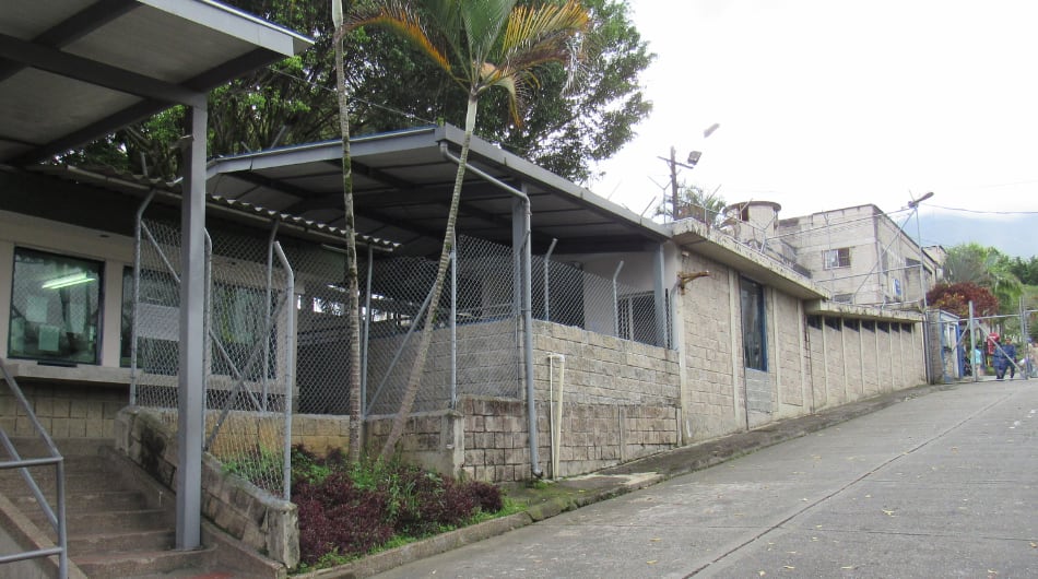 Fachada de la cárcel de La Paz de Itagüí.