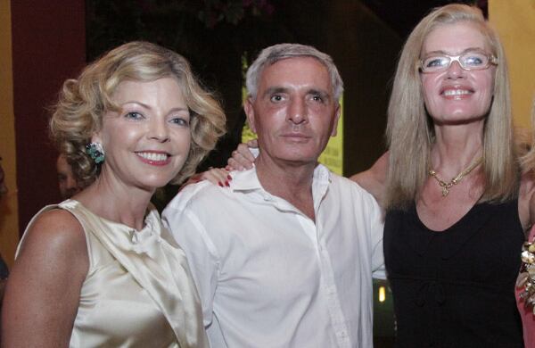 Connie de Pacheco, Esteban Tedesco y Karin Taverniers.