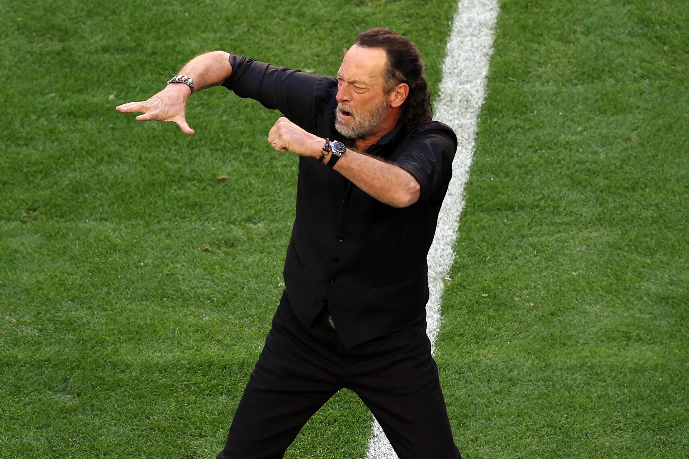 Troy Kotsur también interpretó dos canciones en lenguaje de selas en el Super Bowl LVII. Foto: Rob Carr/Getty Images.