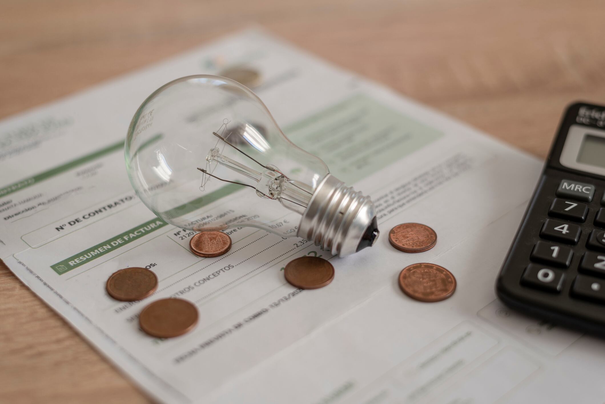 Este aparato ayuda a monitorear y controlar el consumo de electricidad de los electrodomésticos, lo que se traduce en ahorros significativos.