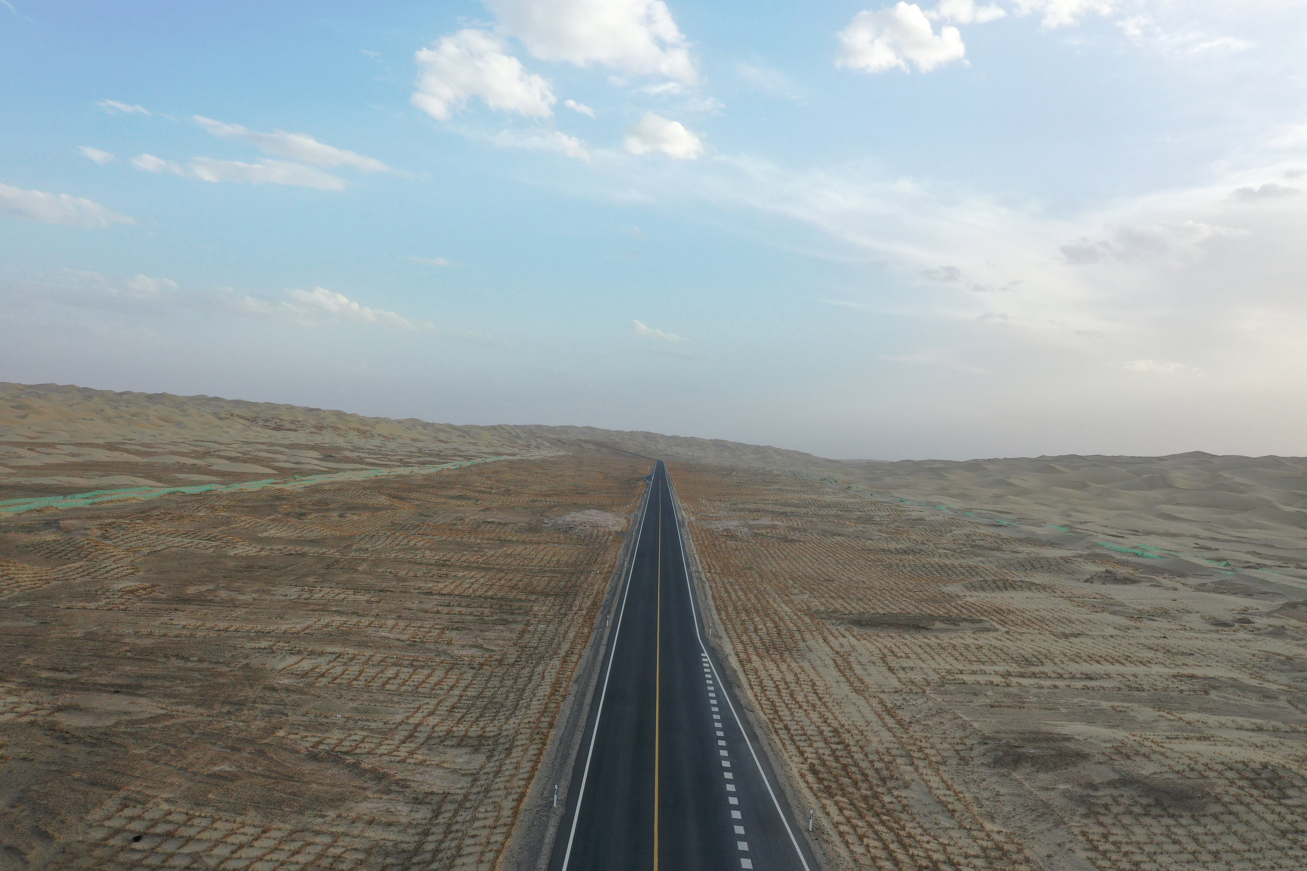 Parte de la autopista 10 en  Haradh