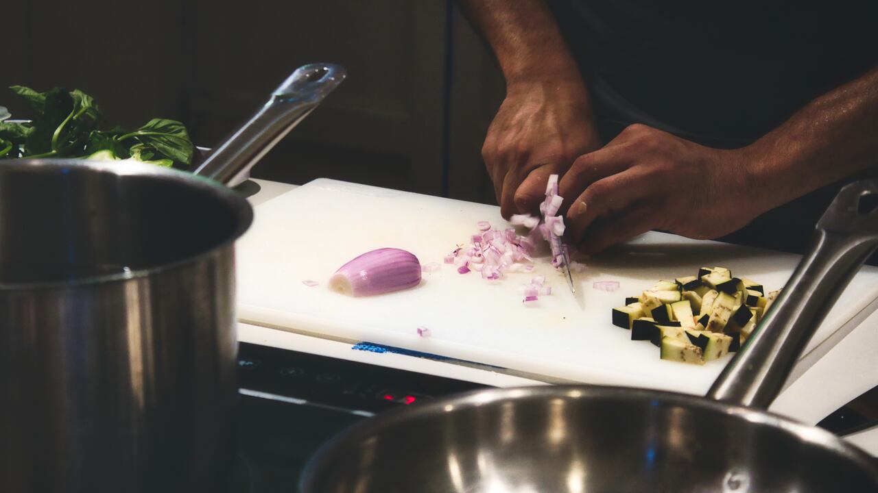 Tabla de picar de plástico. (Imagen de referencia).